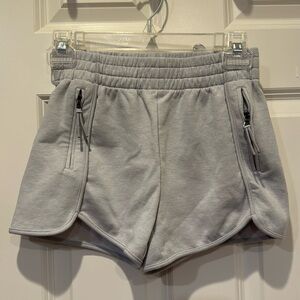 NWOT - Old Navy girls active dynamic fleece shorts, size L (10-12), high-rise